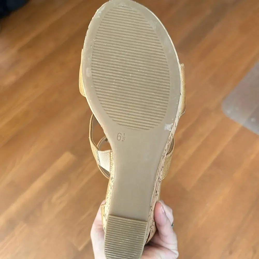 NWOB- Xappeal Marlie Sandals/ Wedges